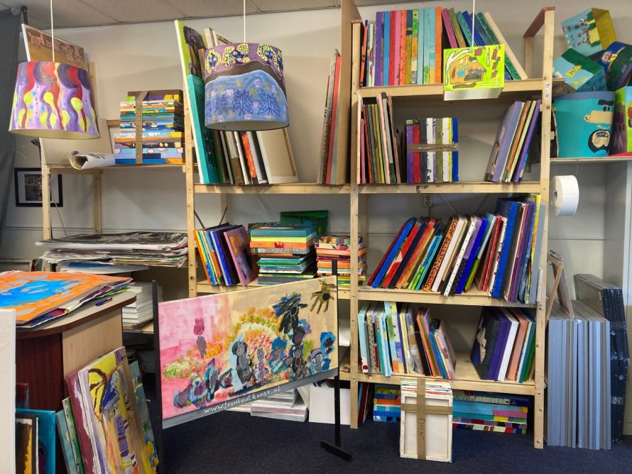 Onze kunstuitleen: voor iedereen een passend kunstwerk